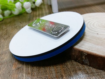 Magnettinen nimikyltti